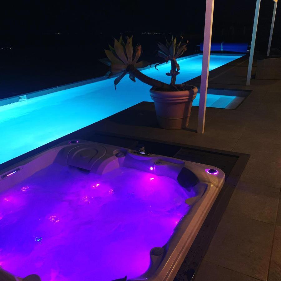 فيلا Casa Conil With A Private 25 Meter Heated Pool المظهر الخارجي الصورة