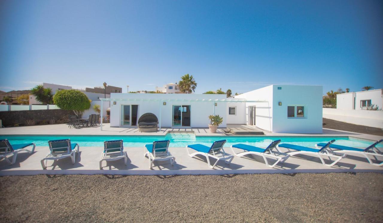 فيلا Casa Conil With A Private 25 Meter Heated Pool المظهر الخارجي الصورة