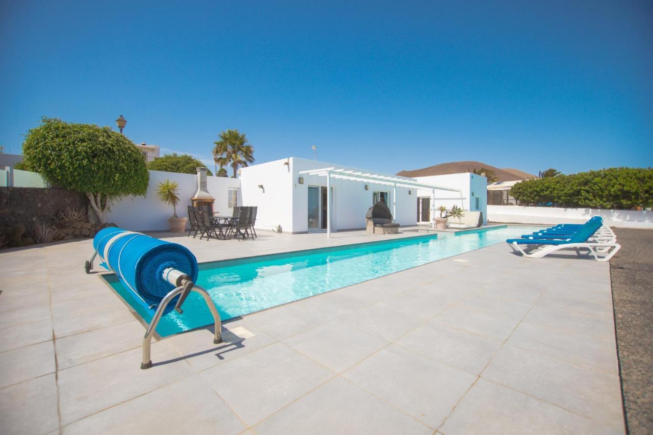 فيلا Casa Conil With A Private 25 Meter Heated Pool المظهر الخارجي الصورة