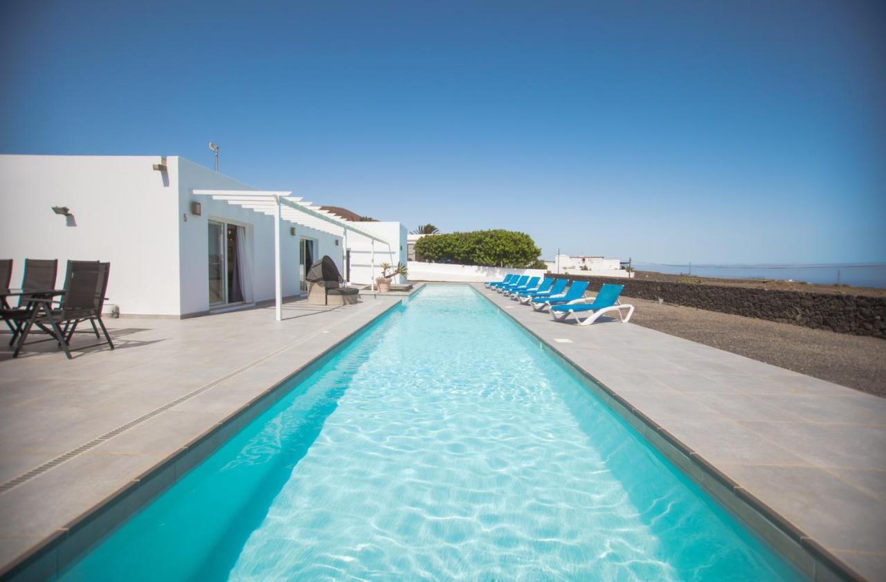 فيلا Casa Conil With A Private 25 Meter Heated Pool المظهر الخارجي الصورة